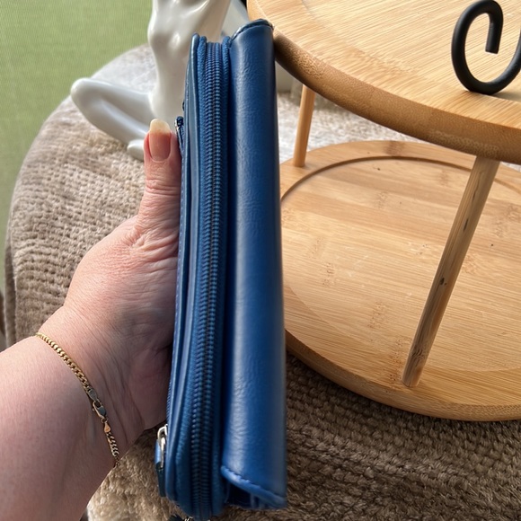 Gorgeous Royal Blue PU Wallet - Picture 4 of 12